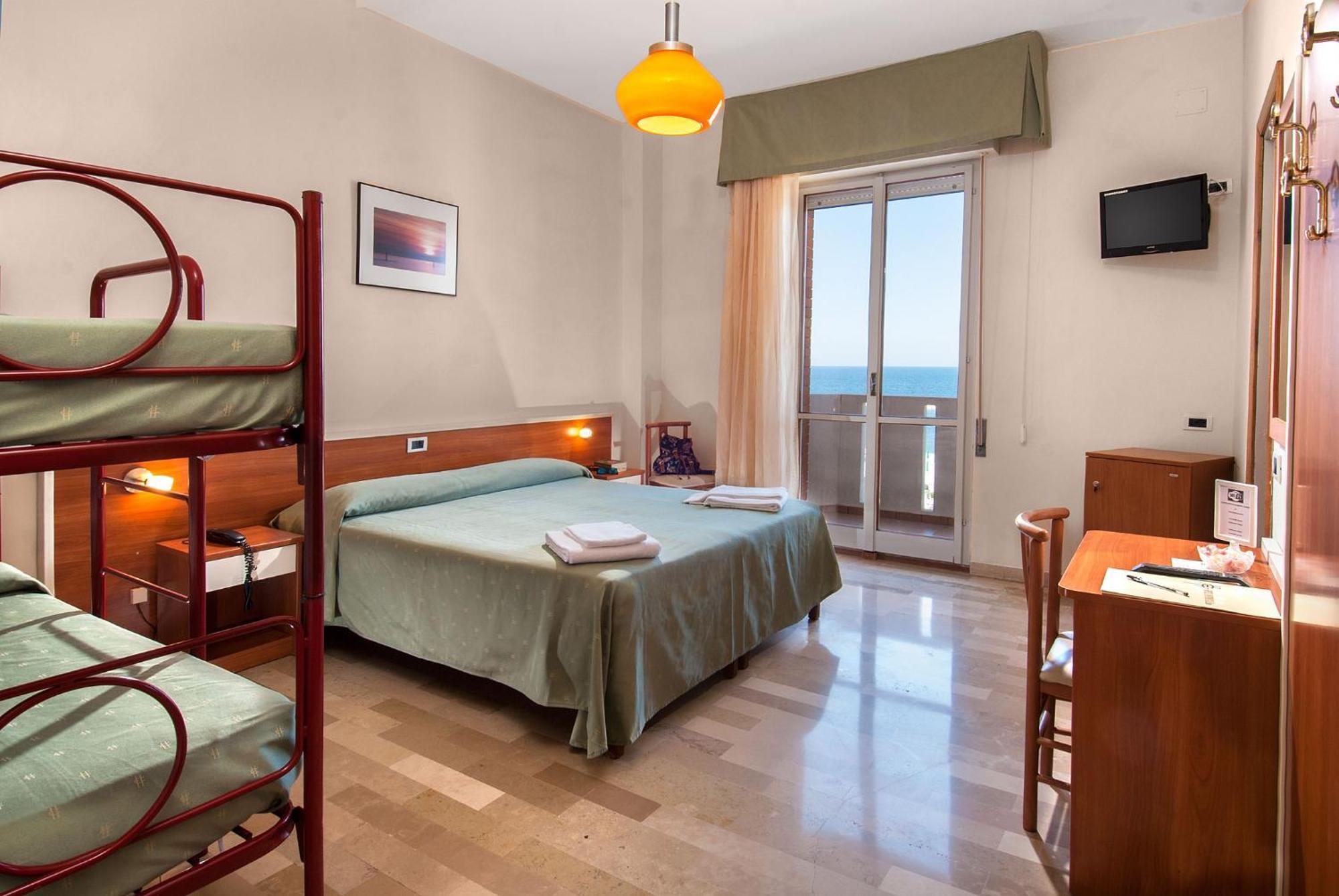 Hotel Continental Fano Room photo