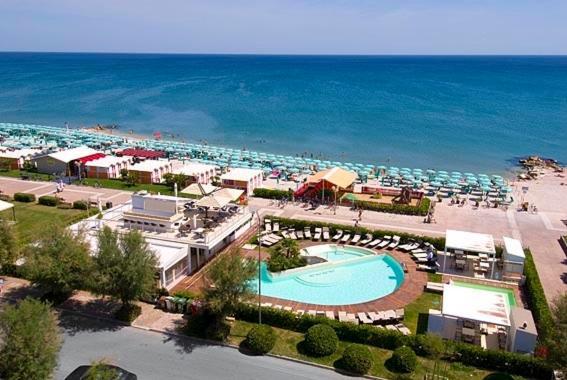 Hotel Continental Fano Exterior photo