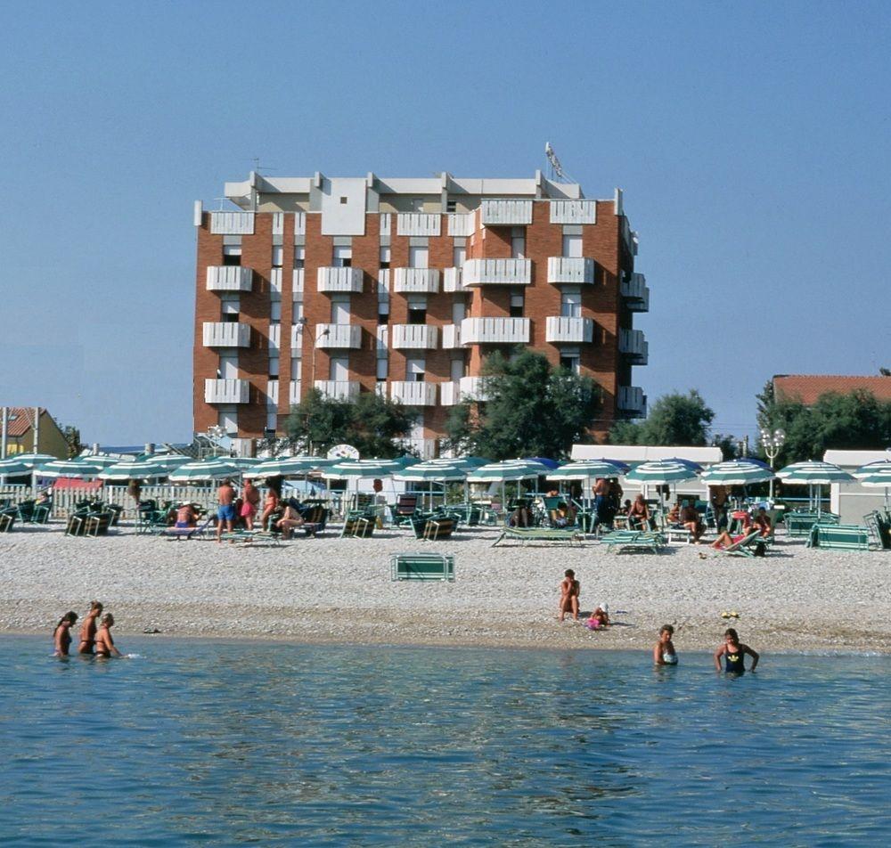 Hotel Continental Fano Exterior photo